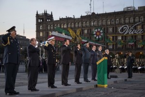 izamiento-de-bandera_epn (1)